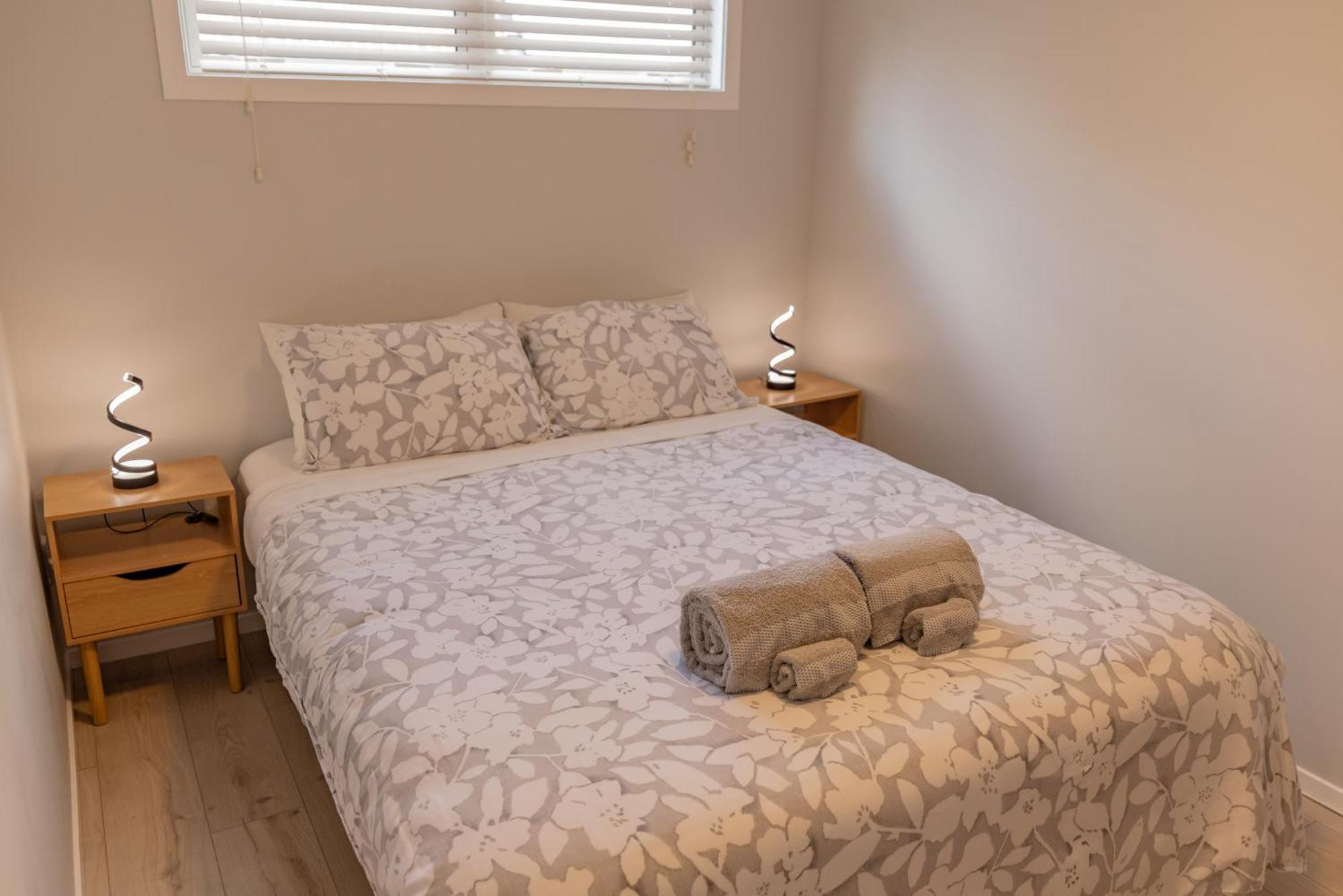 Back Garden Flat With Free On Street Parking And Fiber Wifi - 15 Mins To Ferry, Stadium, Cbd Wellington Extérieur photo