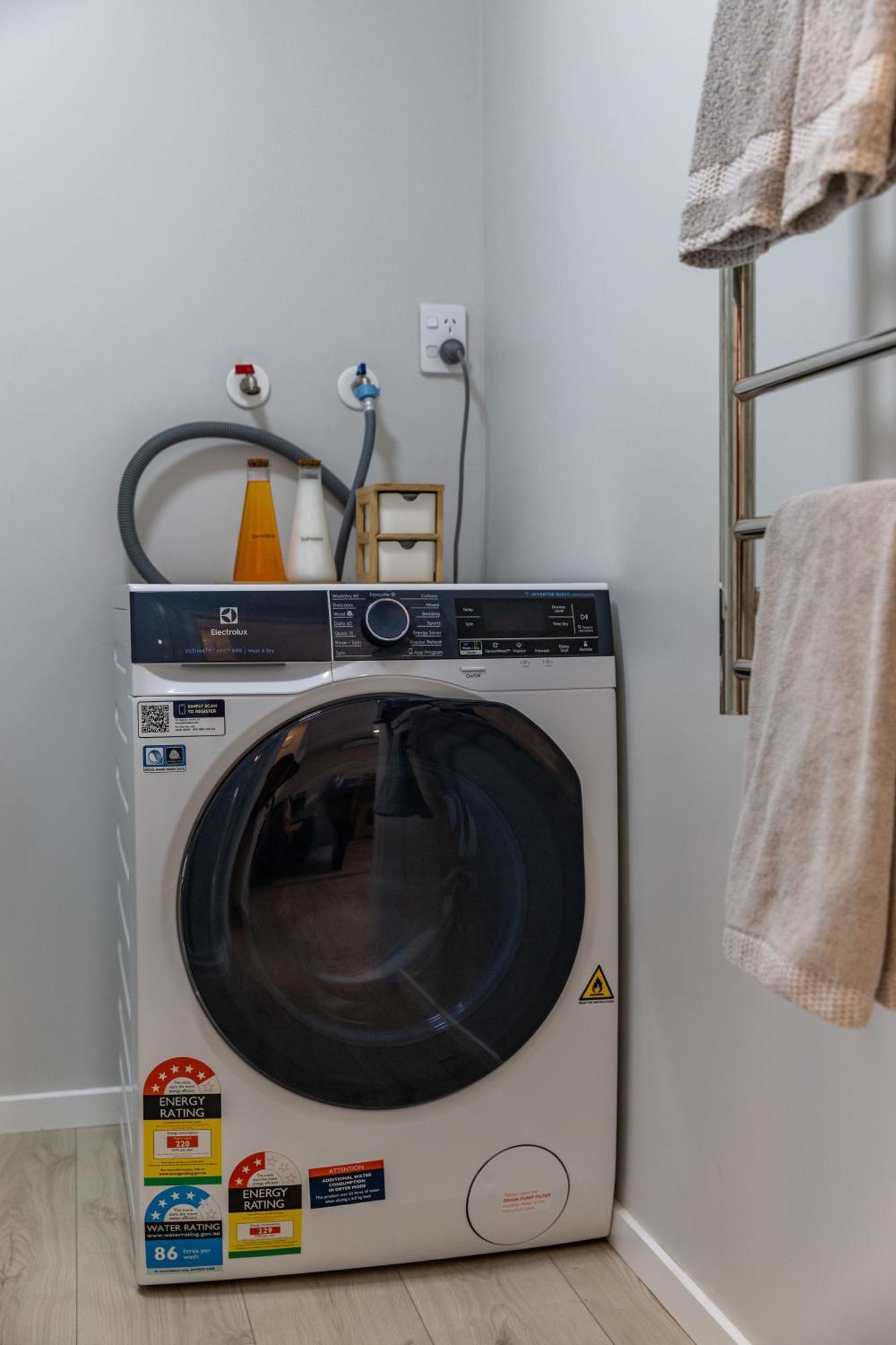 Back Garden Flat With Free On Street Parking And Fiber Wifi - 15 Mins To Ferry, Stadium, Cbd Wellington Extérieur photo