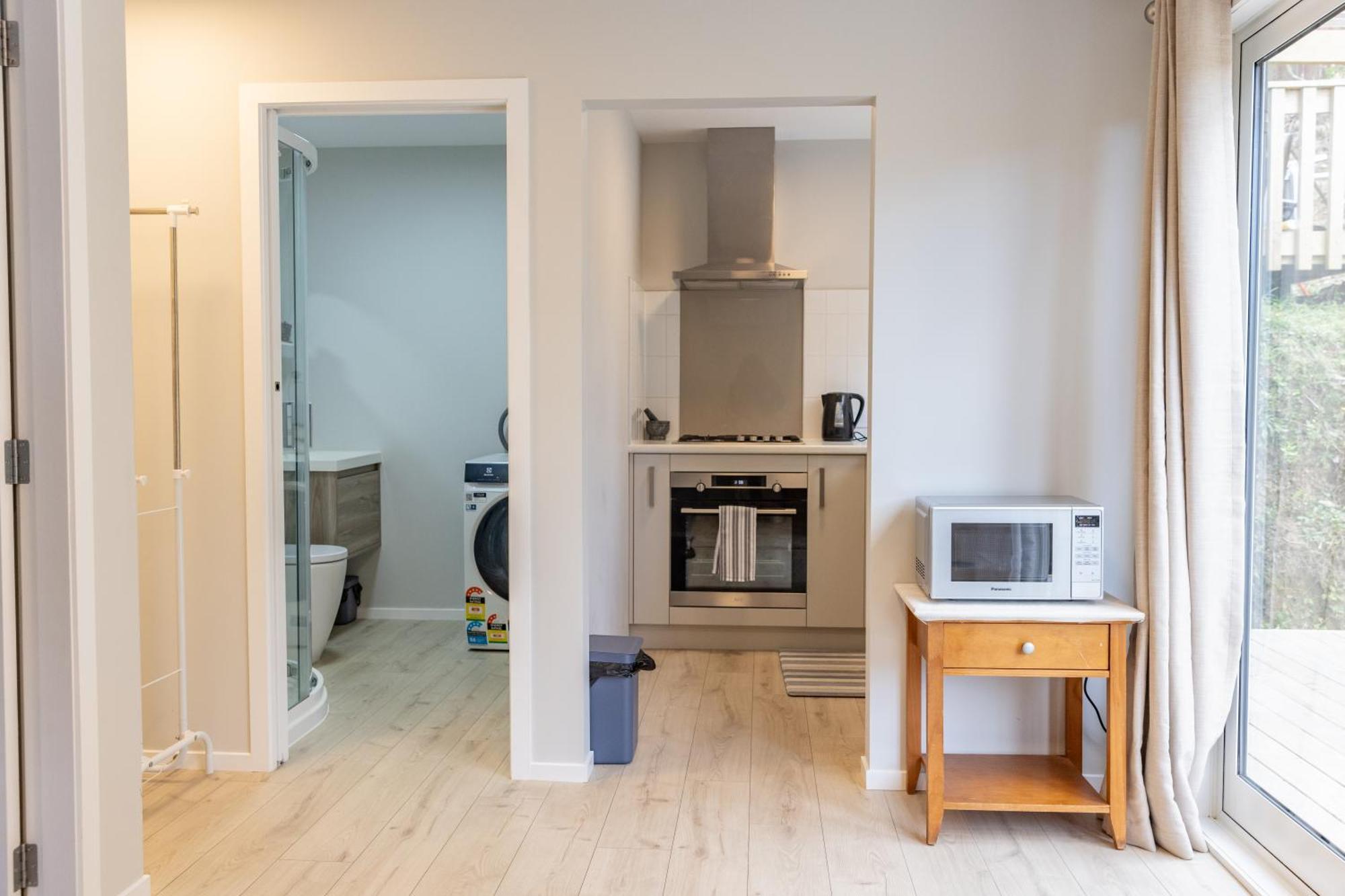 Back Garden Flat With Free On Street Parking And Fiber Wifi - 15 Mins To Ferry, Stadium, Cbd Wellington Extérieur photo