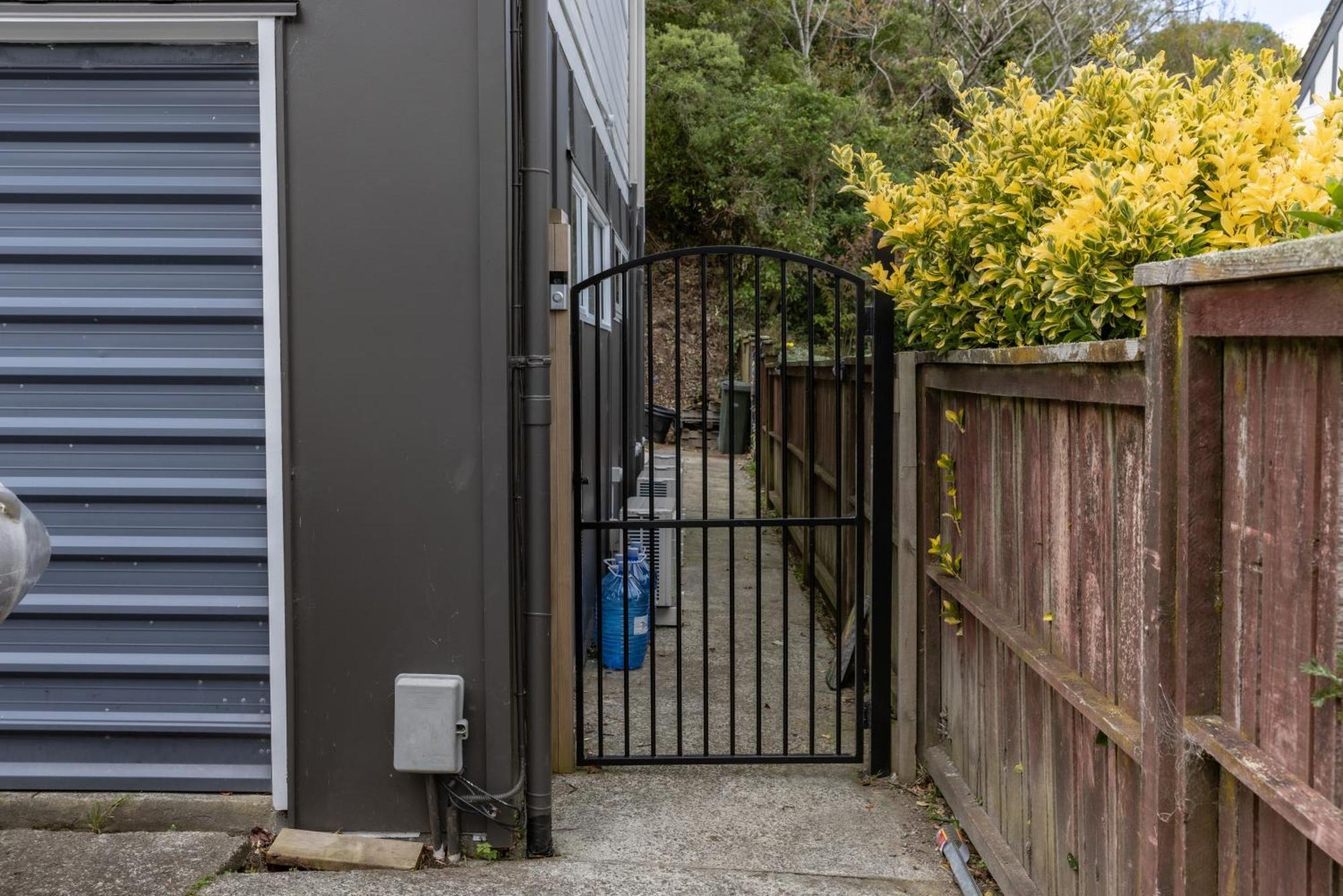 Back Garden Flat With Free On Street Parking And Fiber Wifi - 15 Mins To Ferry, Stadium, Cbd Wellington Extérieur photo