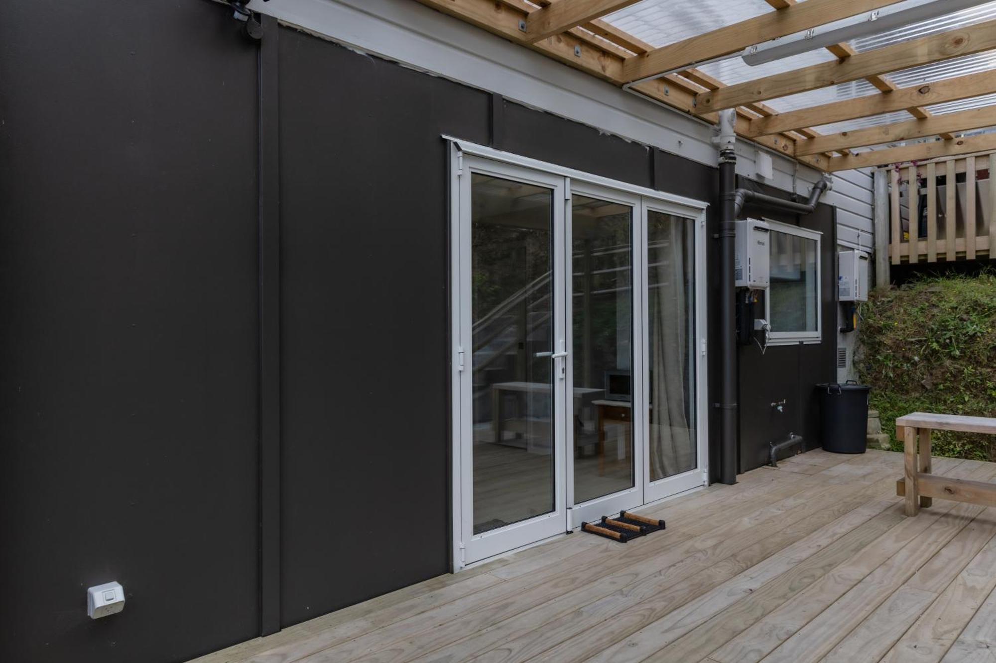Back Garden Flat With Free On Street Parking And Fiber Wifi - 15 Mins To Ferry, Stadium, Cbd Wellington Extérieur photo